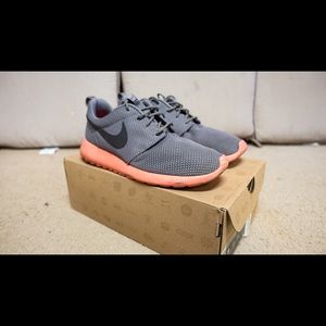 Nike Roshe Run Mango V2